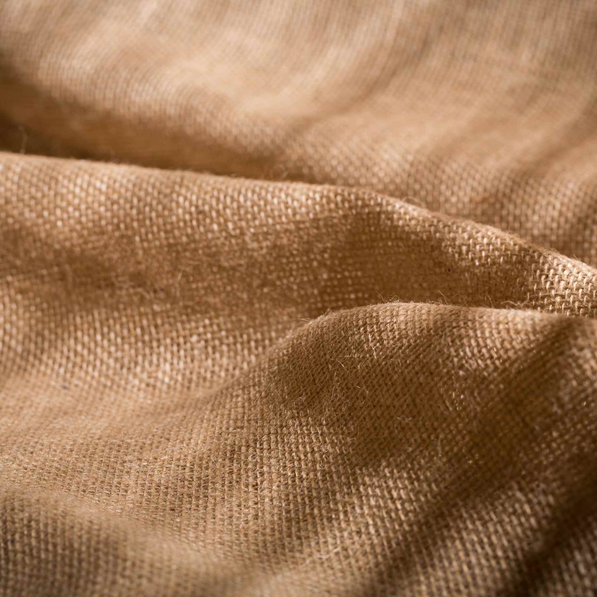 Artículos promocionales fabricados con yute natural como alternativa sostenible y biodegradable para empresas