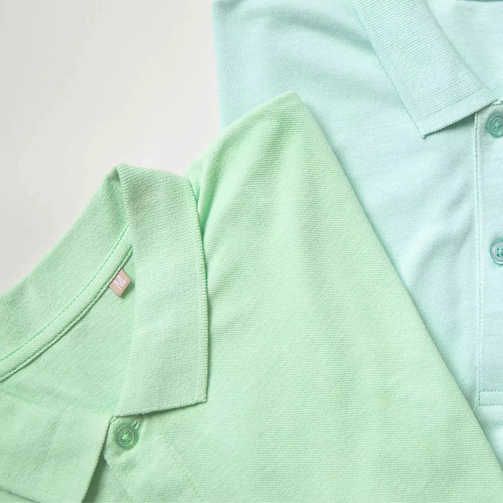 Ropa promocional personalizada para empresas con opciones de materiales sostenibles