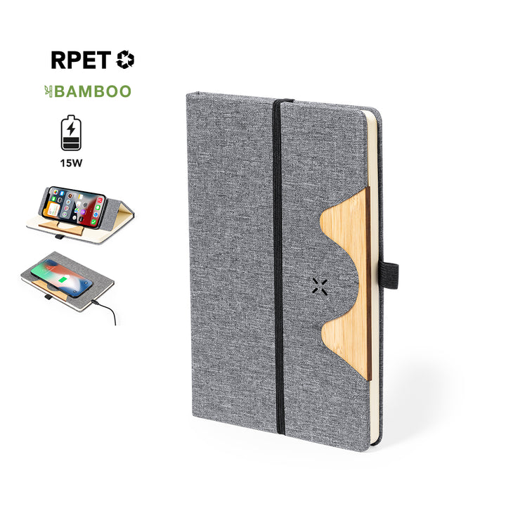 Bloc de notas Dalou A5 en RPET y bambú con cargador inalámbrico integrado para kits de bienvenida ecológicos y eventos de empresa.