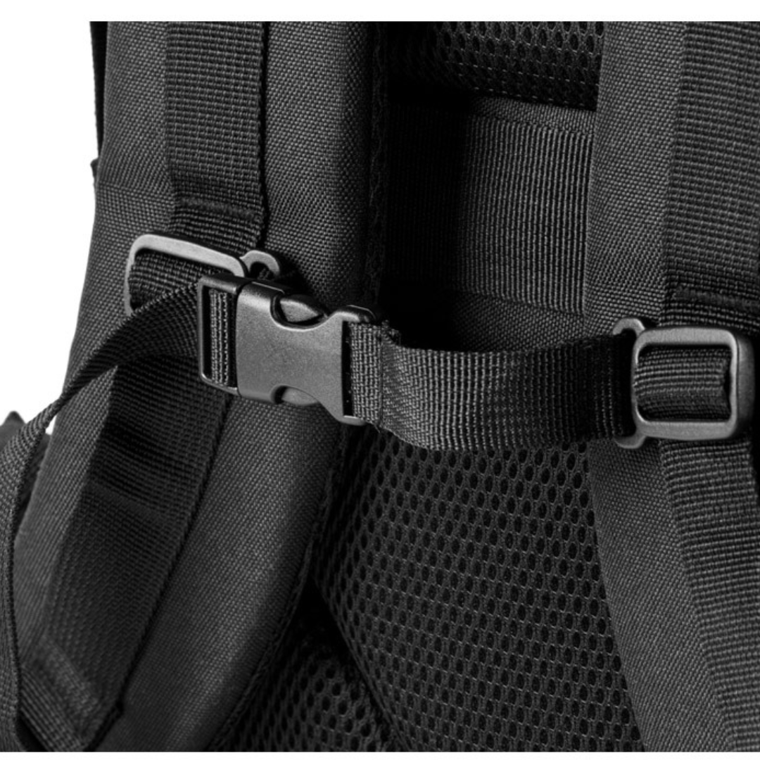 Detalles de asas de Mochila Estilo Militar Sostenible de Poliéster Reciclado 600D Personalizable con Compartimento para Portátil 17.3’ Edinburgh Bpak