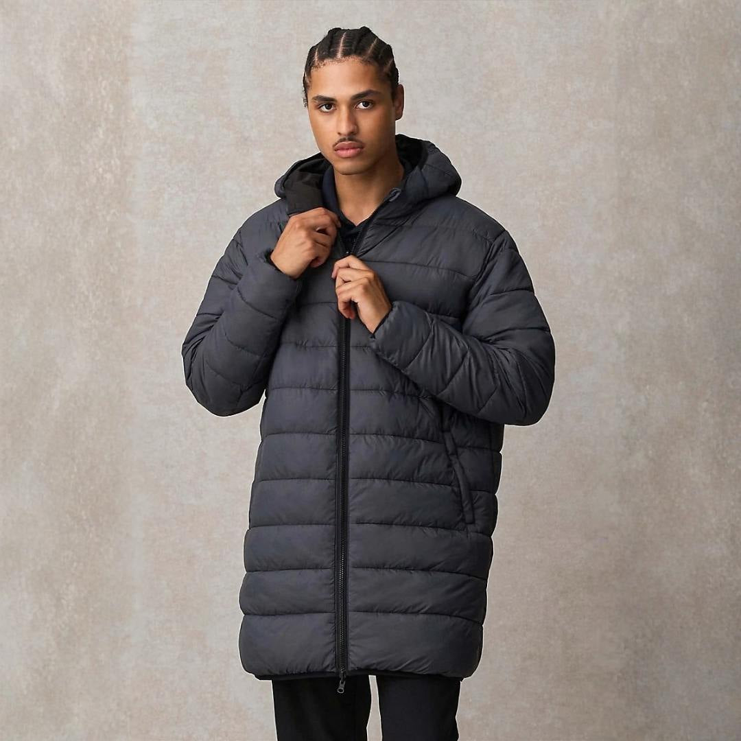 Exterior impermeable y transpirable de poliéster reciclado en chaqueta ecológica