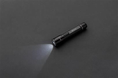 Linterna Recargable USB Sostenible de Aluminio Reciclado con Certificado RCS con 5 Modos de Luz y 100m de Alcance para Personalizar Gear X - 3W