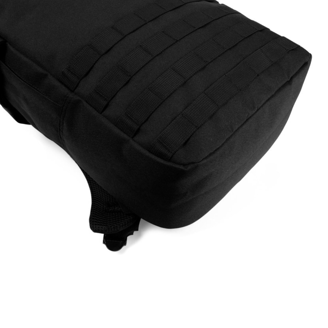 Detalle de tejido reciclado de alta densidad en mochila ecológica