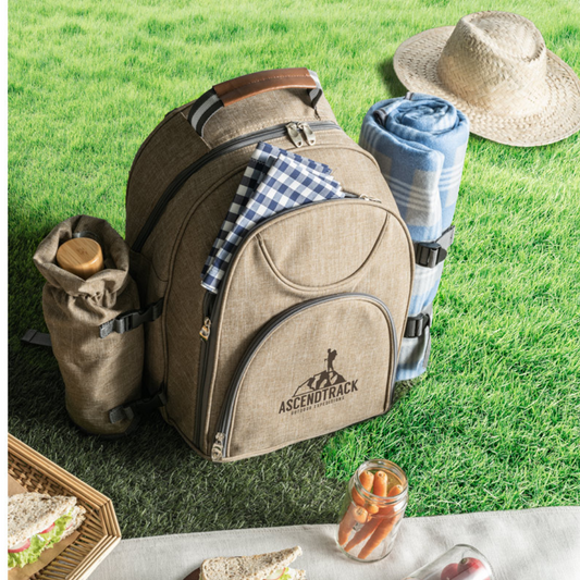 Regalo de empresa sostenible: mochila de picnic reciclada con set completo de cubiertos y accesorios.