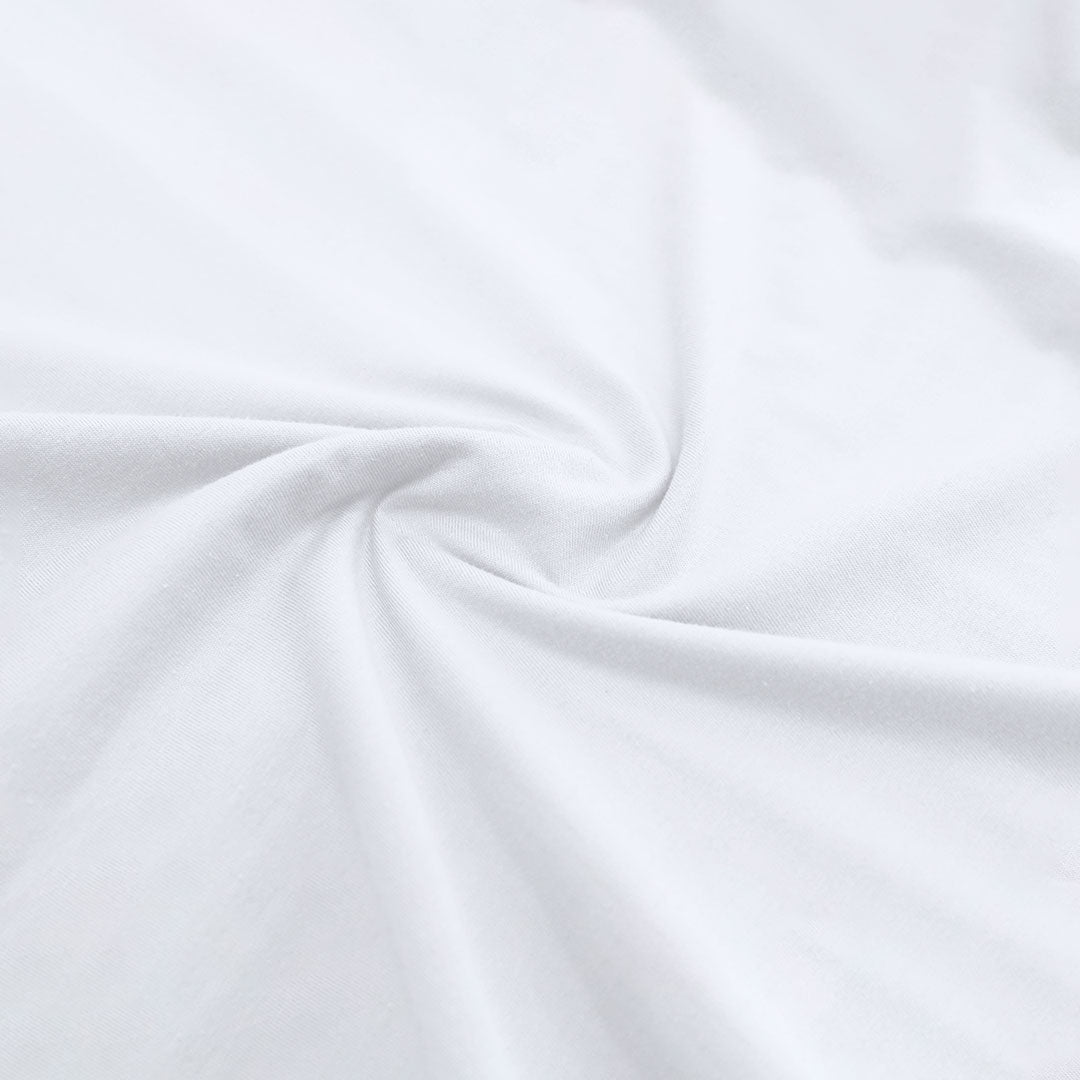 Detalle del tejido Single Jersey de algodón 190 g/m² en camiseta corporativa personalizada