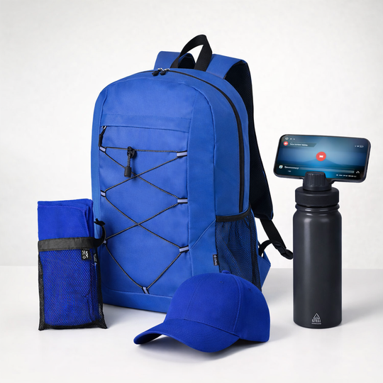 Pack FitPulse de Firstgreen con mochila rPET, bidón térmico y gorra como kit de bienvenida sostenible para carreras y desplazamientos