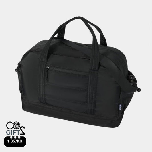 Bolsa deporte negra reciclada utilizada en entorno profesional como regalo corporativo sostenible ESG